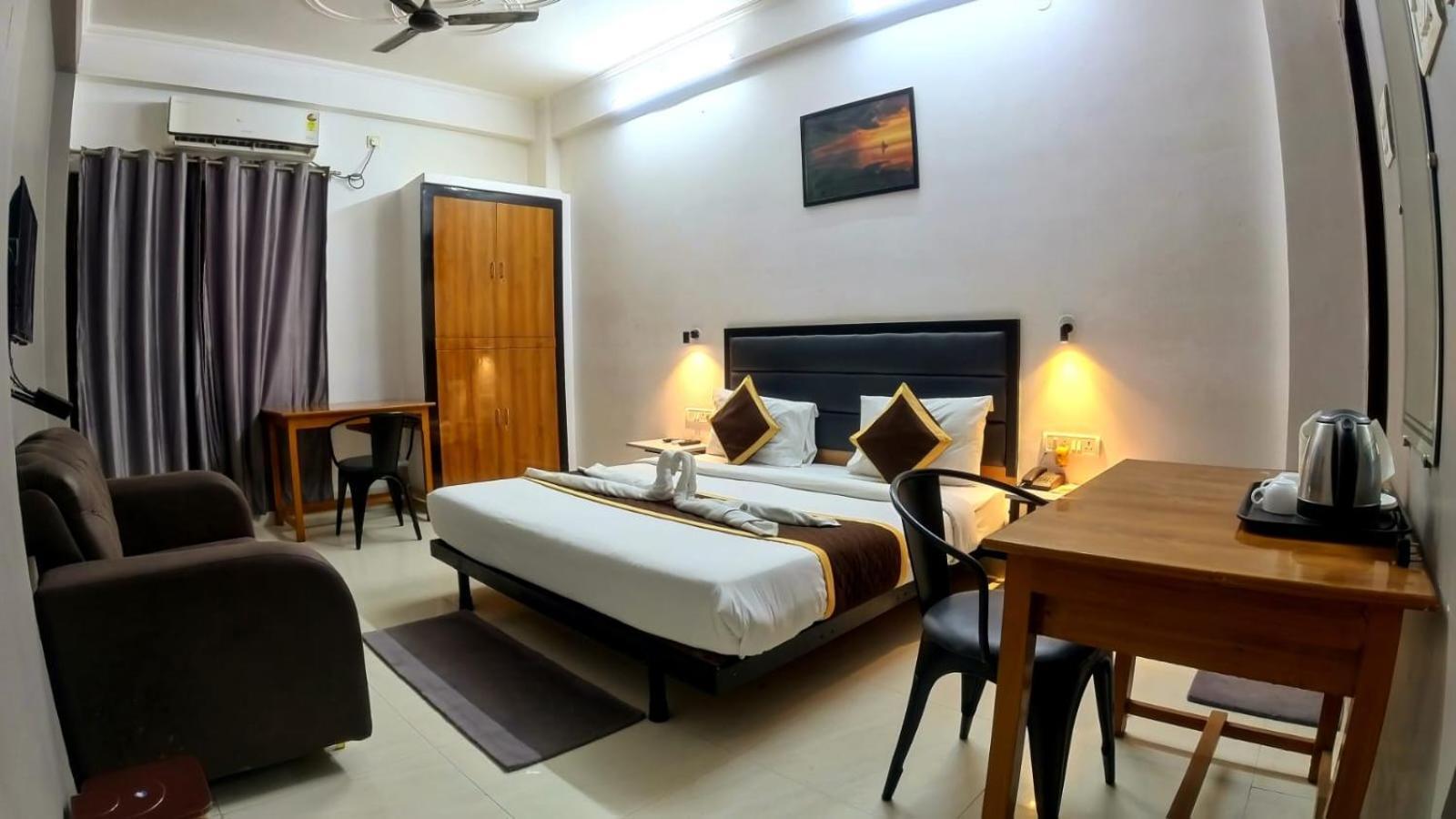 Holidayy Inn Аллахабад Экстерьер фото