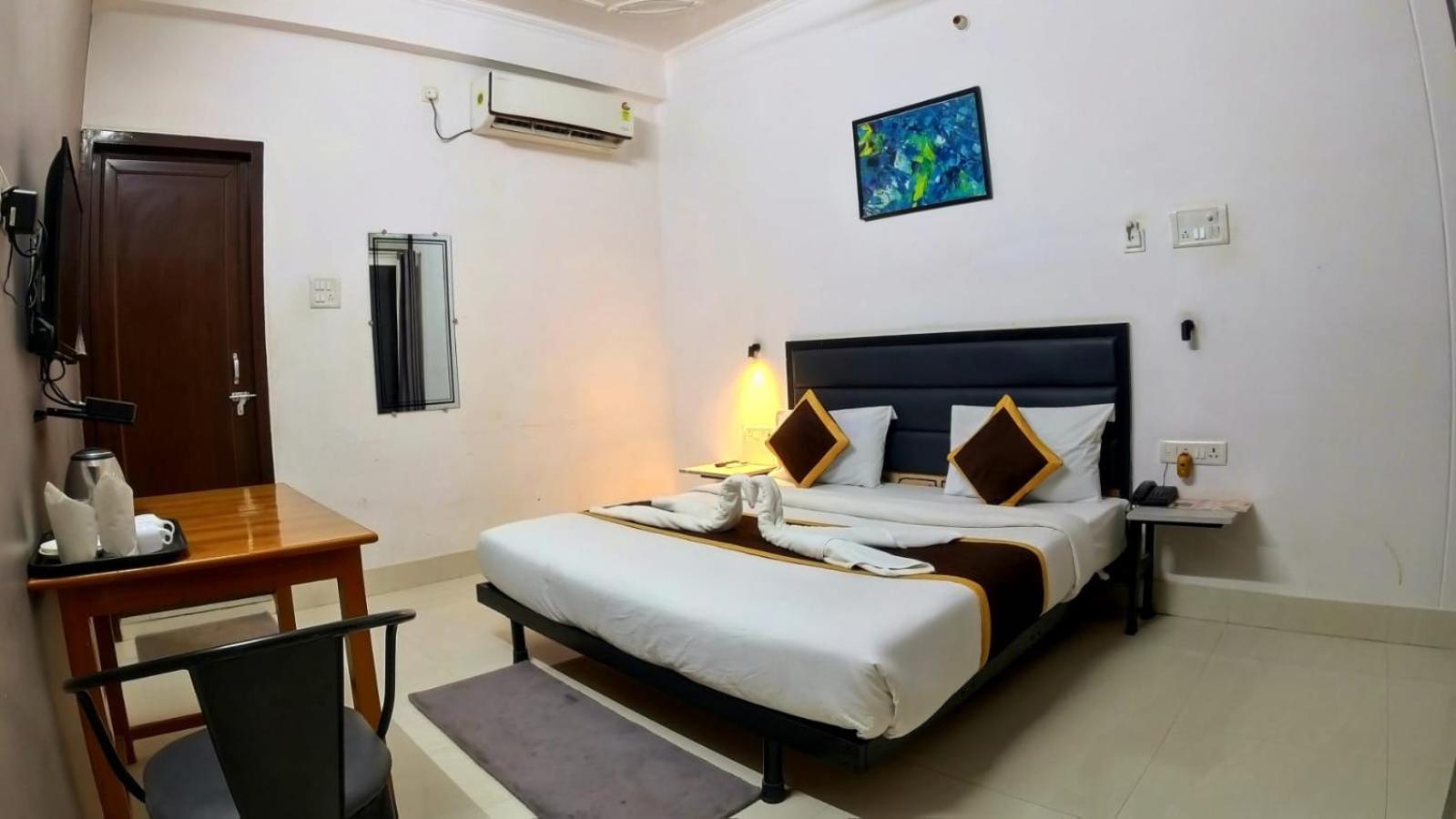 Holidayy Inn Аллахабад Экстерьер фото